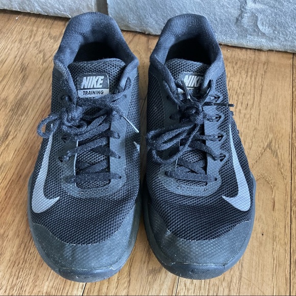 NIKE Training Shoes black grey - Picture 2 of 7